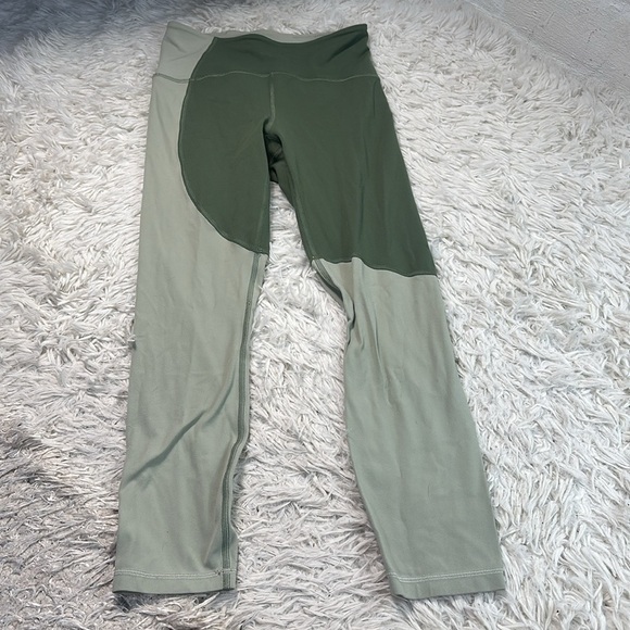 Lululemon Nulu Colour Block High-Rise Crop 23" Green Twill / Green Fern - Picture 1 of 9